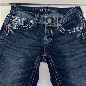 Dark wash Grace in La jeans